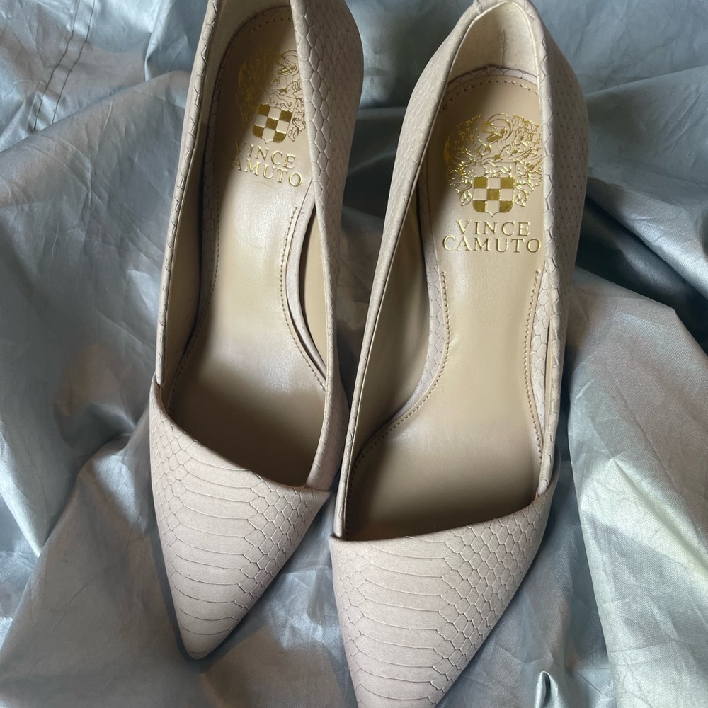 Vince Camuto Heels - Size 6.5